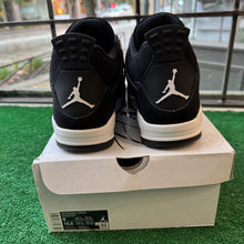 Load image into Gallery viewer, Jordan White Thunder 4s Size 9
