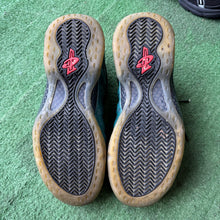 Load image into Gallery viewer, Nike Gone Fishing Foamposites Size 13
