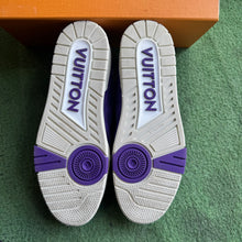 Load image into Gallery viewer, Louis Vuitton Trainers Size 10UK
