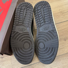 Load image into Gallery viewer, Jordan Travis Scott Mocha Low 1s Size 11
