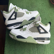 Load image into Gallery viewer, Jordan Seafoam 4s Size 6.5W/5M
