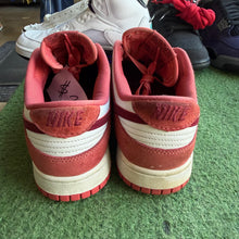 Load image into Gallery viewer, Nike Valentines Day Low Dunks Size 9.5W/8M

