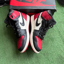 Load image into Gallery viewer, Jordan Bred Toe 1s Size 9
