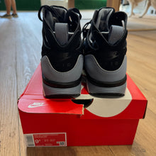 Load image into Gallery viewer, Nike Air Trainer Huaraches Size 9.5
