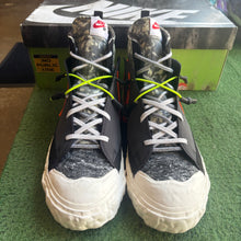 Load image into Gallery viewer, Nike Readymade Blazers Size 13
