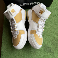 Load image into Gallery viewer, Nike LeBron Maccabi Zoom 2s Size 11.5
