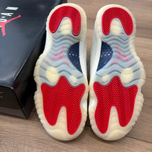 Load image into Gallery viewer, Jordan 285 11s Size 9.5
