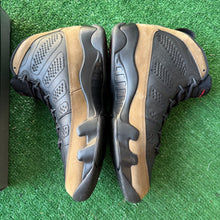 Load image into Gallery viewer, Jordan Olive 9s Size 11
