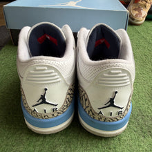 Load image into Gallery viewer, Jordan UNC 3s Size 8.5
