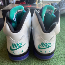 Load image into Gallery viewer, Jordan Grape 5s Size 8
