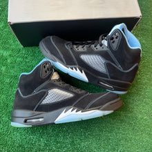 Load image into Gallery viewer, Jordan University Blue 5s Size 11
