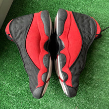 Load image into Gallery viewer, Jordan Bred 13s Size 9.5
