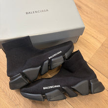 Load image into Gallery viewer, Balenciaga Speed Trainers Size 40
