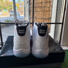 Load image into Gallery viewer, Jordan Legend Blue 11s Size 11
