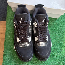 Load image into Gallery viewer, Jordan White Thunder 4s Size 9
