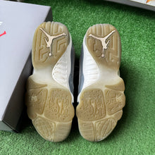 Load image into Gallery viewer, Jordan Cool Grey 9s Size 9.5
