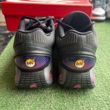 Load image into Gallery viewer, Nike Air Max DNS Size 9
