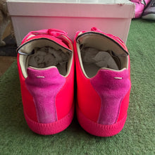 Load image into Gallery viewer, Maison Margiela GATs Size 44
