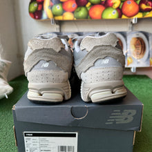 Load image into Gallery viewer, New Balance Protection Pack 2002Rs Size 9
