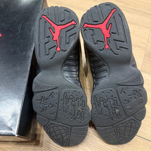 Load image into Gallery viewer, Jordan Olive 9s Size 10.5
