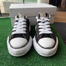 Load image into Gallery viewer, Maison Mihara Yasuhiro OG Sole Peterson Lows Size 41

