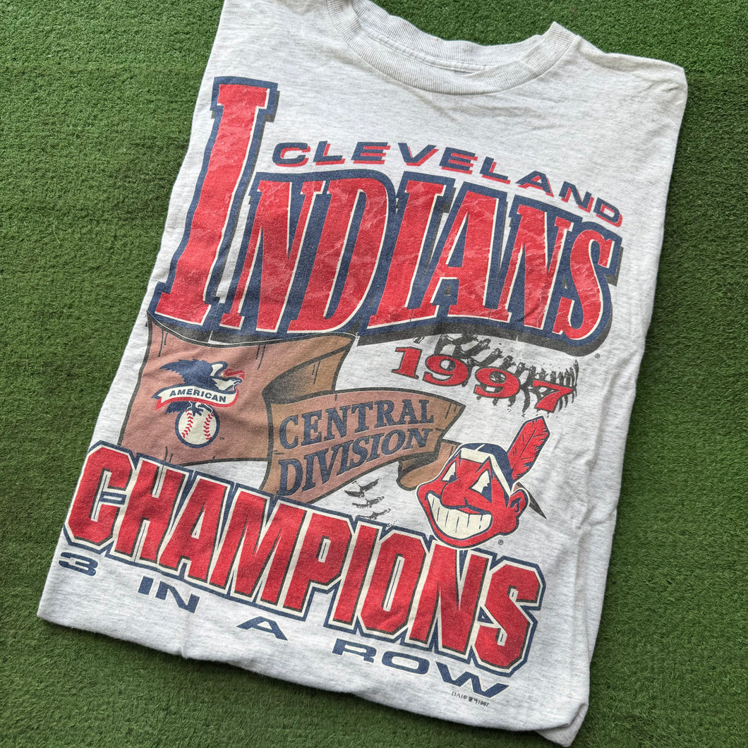 Vintage Cleveland Indians 3 in a Row Tee Size L
