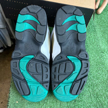 Load image into Gallery viewer, Nike Emerald Air Diamond Turfs Size 8.5
