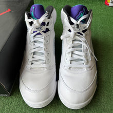Load image into Gallery viewer, Jordan Grape 5 Size 13
