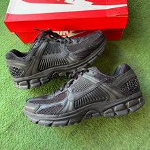 Load image into Gallery viewer, Nike Zoom Vomero 5s Size 9
