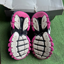 Load image into Gallery viewer, Balenciaga Tracks Size 39

