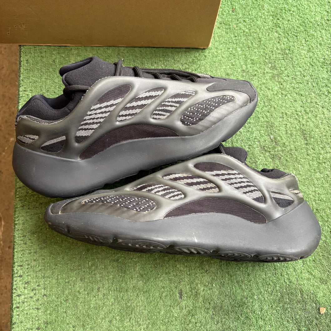 Adidas Yeezy Dark Glow 700 V3s Size 10.5