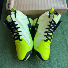 Load image into Gallery viewer, Reebok Kamikaze Size 10.5
