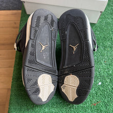 Load image into Gallery viewer, Jordan White Thunder 4s Size 7Y
