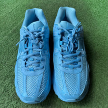 Load image into Gallery viewer, Nike Zoom Lakeside Vomero 5s Size 9

