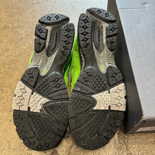 Load image into Gallery viewer, New Balance Good Vibes 2002Rs Size 9
