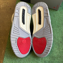 Load image into Gallery viewer, Jordan Cement Grey 3s Size 9
