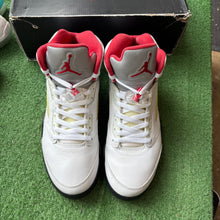 Load image into Gallery viewer, Jordan Fire Red 5s Size 10
