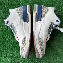 Load image into Gallery viewer, Jordan True Blue 3s Size 9
