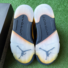 Load image into Gallery viewer, Jordan Michigan 5s Size 8
