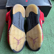 Load image into Gallery viewer, Jordan Raging Bull 5s Size 6.5Y
