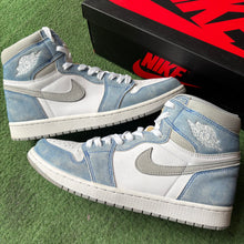 Load image into Gallery viewer, Jordan Hyper Royal 1s Size 10
