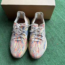 Load image into Gallery viewer, Yeezy MX Oat 350 V2s Size 9

