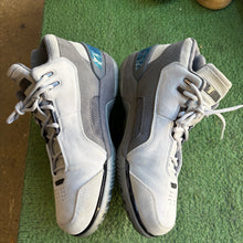 Load image into Gallery viewer, Nike LeBron Dark Grey Zoom Generations Size 11
