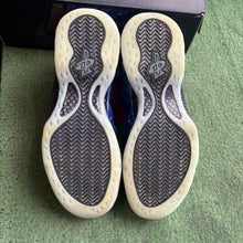 Load image into Gallery viewer, Nike Galaxy Foamposites Size 12.5
