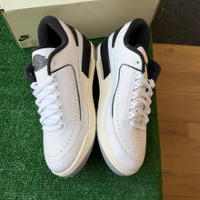 Load image into Gallery viewer, Jordan Black White 2/3s Size 11
