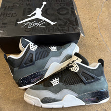 Load image into Gallery viewer, Jordan Fear 4s Size 9
