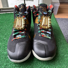 Load image into Gallery viewer, Nike LeBron Watch The Throne 9s Size 10.5
