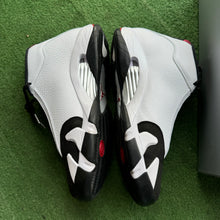 Load image into Gallery viewer, Jordan Black Toe 14s Size 12

