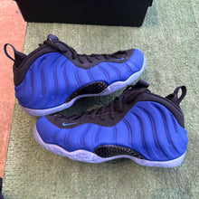 Load image into Gallery viewer, Nike Deep Royal Foamposites Size 9.5

