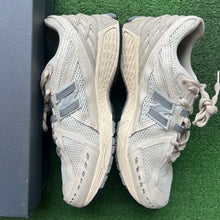 Load image into Gallery viewer, New Balance Beige White 1906Rs Size 12
